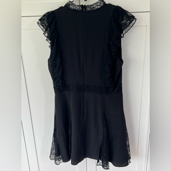 Alexis Short Lace Dress - Picture 4 of 5